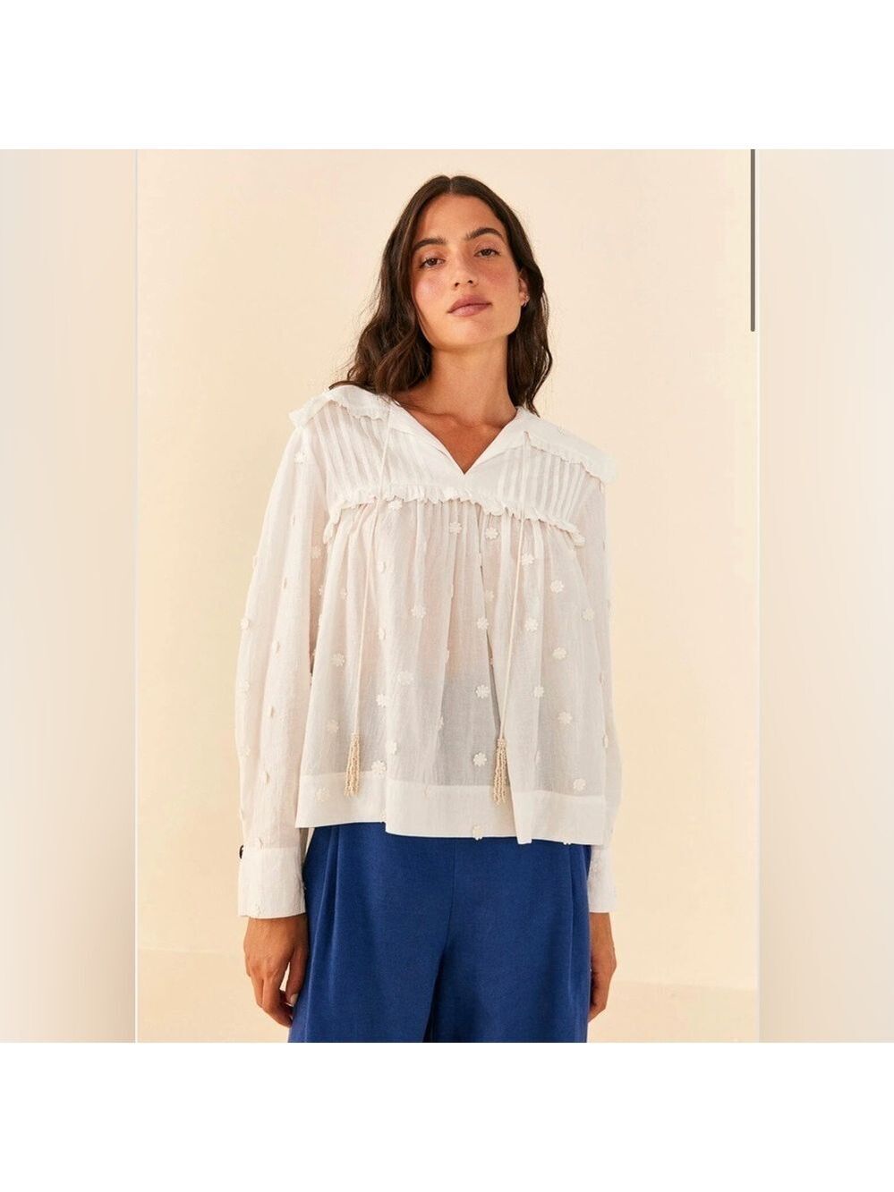 NWT FARM Rio Off-White 3d Flowers Blouse